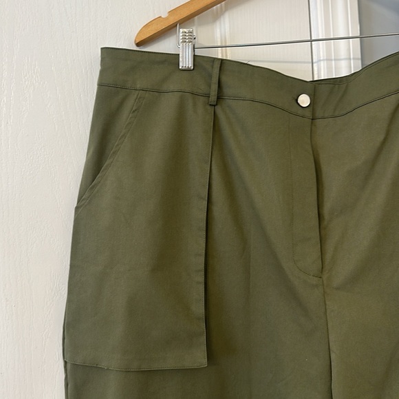 Plus Size Olive Green Cargo Pants – Size 22 | Wide Leg Utility Style - Picture 2 of 7